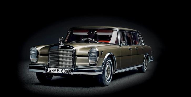 CMC
Mercedes-Benz 600 Pullman (W100)
M-204 1:18 Nieuw, Hobby en Vrije tijd, Modelauto's | 1:18, Nieuw, Auto, Ophalen of Verzenden