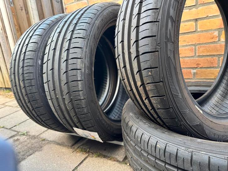 Zomerbanden / Banden 215 50 r18 92W Falken, Auto diversen, Auto-accessoires, Zo goed als nieuw, Ophalen
