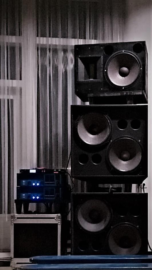 SA Stage Accompany  sub set + SA ES20 verst + DBX processor, Audio, Tv en Foto, Luidsprekers, Refurbished, Subwoofer, 120 watt of meer