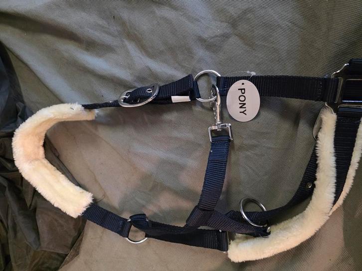 Nieuwe halsters, Dieren en Toebehoren, Paarden en Pony's | Hoofdstellen en Tuigage, Nieuw, Overige soorten, Ophalen of Verzenden
