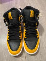 Nike air jordan 1 mid taxi, Kleding | Heren, Schoenen, Ophalen, Overige kleuren, Sportschoenen, Nike
