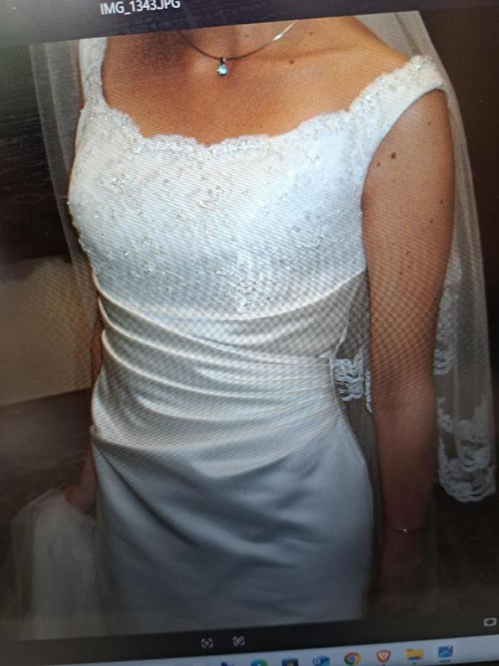 Prachtige trouwjurk Pronovias - maat 36, inclusief sluier, Kleding | Dames, Overige Dameskleding, Zo goed als nieuw, Ophalen of Verzenden