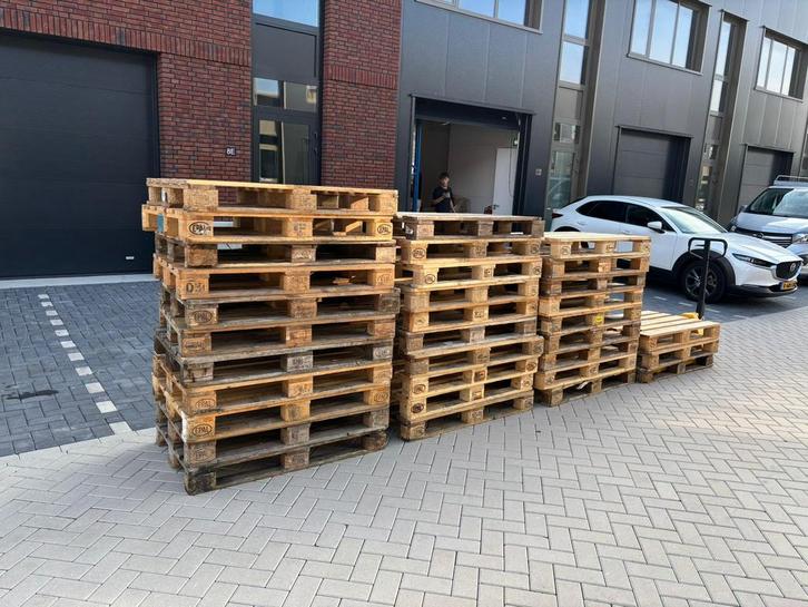 Te koop: +/- 15 nette Euro pallets, Doe-het-zelf en Verbouw, Hout en Planken, Zo goed als nieuw, Pallet, Overige houtsoorten, Minder dan 200 cm