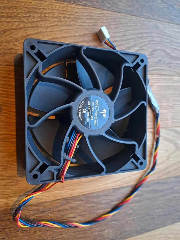 Ventilator YD12038HBL DC 12v 1.65A, Computers en Software, Computerkoelers, Luchtkoeling, Ophalen of Verzenden