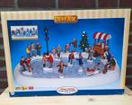 Lemax "Village Skating Pond" #94048, Ophalen of Verzenden, Zo goed als nieuw