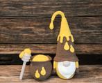 Gehaakte Honing Gnome met pot&lepel, Ophalen of Verzenden, Nieuw, Haken, Overige typen
