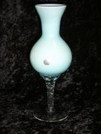 Opaline Vaas Lichtblauw Italy Gemerkt / Empoli?, Antiek en Kunst, Antiek | Glas en Kristal, Ophalen