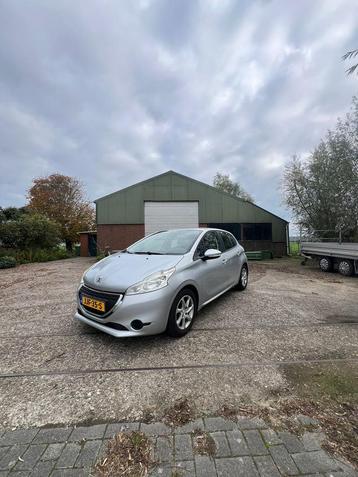 Peugeot 208 1.6 e-HDI 5drs Airco Lage km NIEUWBEURT+APK NAP✅ beschikbaar voor biedingen
