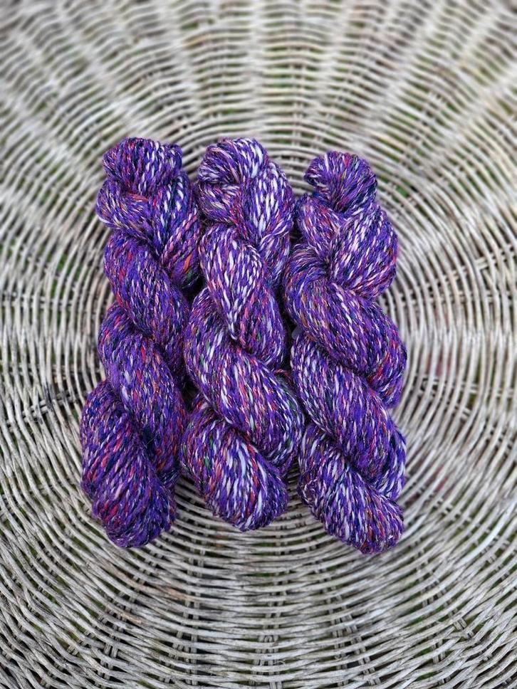 Strengen hand gesponnen wol met glitter, 340 meter, Hobby en Vrije tijd, Breien en Haken, Nieuw, Breien of Haken, Wol of Garen