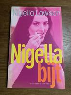 Nigella Lawson - Nigella bijt - Kookboek, Ophalen of Verzenden, Zo goed als nieuw