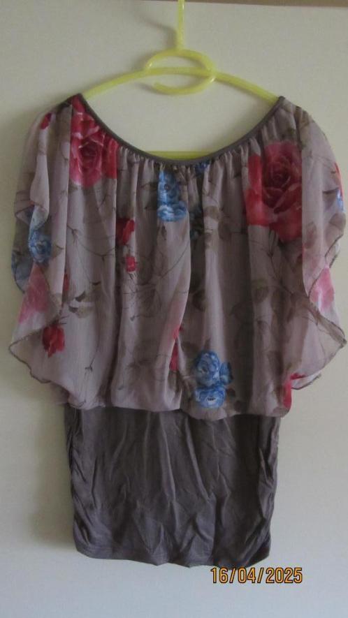 Luchtige Bloementop met Vlindermouwen, Kleding | Dames, Tops, Zo goed als nieuw, Maat 38/40 (M), Overige kleuren, Zonder mouw