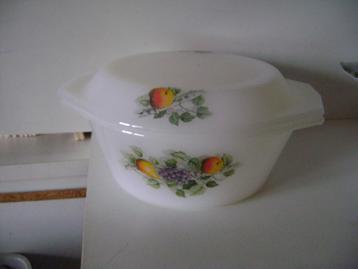 Arcopal ovenschaal fruitdessin 17cm met matglazen deksel beschikbaar voor biedingen