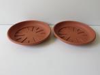 2 Terracotta kleur kunststof Elho Terra schotels 21 cm, Tuin en Terras, Tuin, Kunststof, Ophalen of Verzenden, Zo goed als nieuw