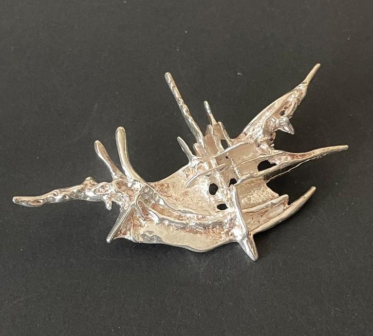 Vintage Juhl’s zilveren broche “Tundra’, Sieraden, Tassen en Uiterlijk, Broches, Zo goed als nieuw, Zilver, Zilver, 4 tot 7 cm