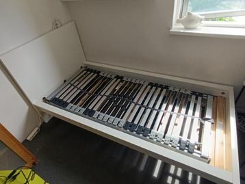 Ikea Malm bed (90x200) inclusief bedbodem
