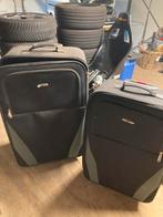 2 nette koffers, Ophalen, Zo goed als nieuw, Hard kunststof, 70 cm of meer