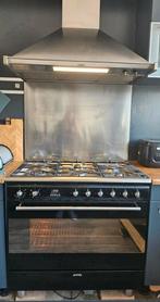 Smeg gasfornuis 6 pits met afzuigkap compleet dus, Witgoed en Apparatuur, Fornuizen, Ophalen, Gebruikt, Hete lucht, Energieklasse A of zuiniger