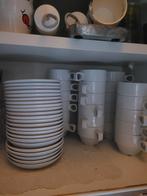 Wit Servies - Borden en Kopjes, Ophalen of Verzenden, Zo goed als nieuw, Bord(en), Effen