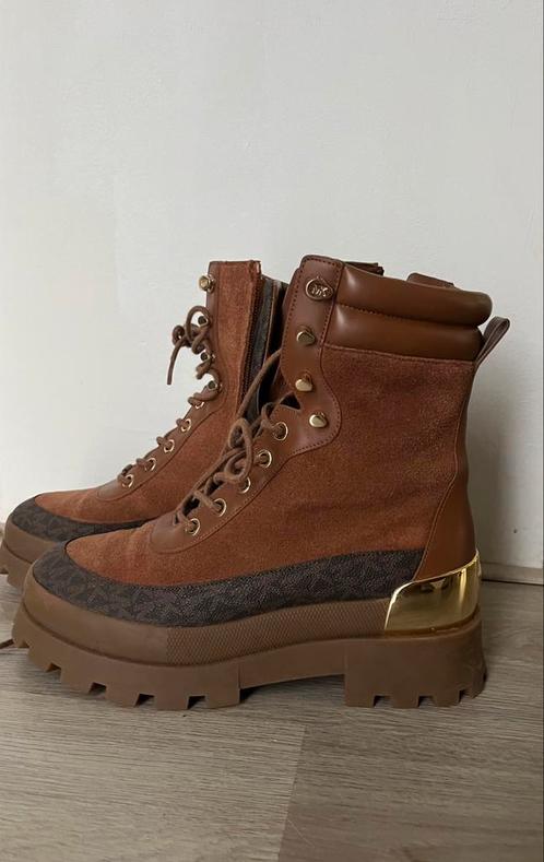 Michael Kors veterlaarsjes, Kleding | Dames, Schoenen, Zo goed als nieuw, Lage of Enkellaarzen, Bruin, Ophalen of Verzenden