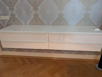 Dressoir  beschikbaar voor biedingen