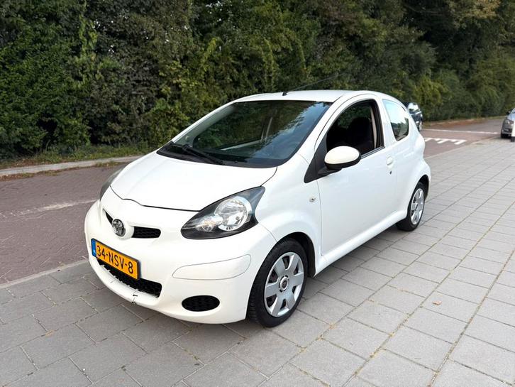 Toyota Aygo 1.0 | AUTOMAAT | AIRCO | NAP | 2026 APK |, Auto's, Toyota, Bedrijf, Te koop, Aygo, ABS, Airbags, Airconditioning, Boordcomputer