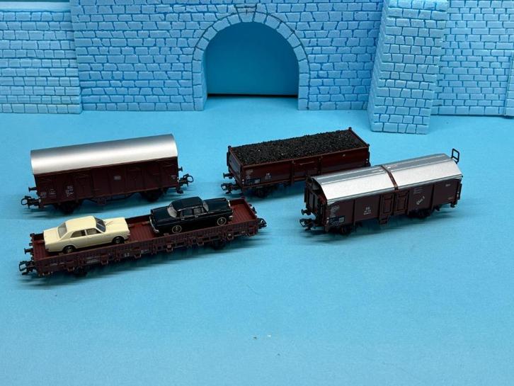 Marklin  goederenwagons 4 stuks  h0    zgan!!!!!!!!, Hobby en Vrije tijd, Modeltreinen | H0, Zo goed als nieuw, Wagon, Gelijkstroom