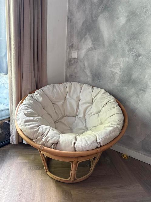 Papasan Stoel - Rotan met Crème Kussen, Huis en Inrichting, Fauteuils, Zo goed als nieuw, Riet of Rotan, 100 tot 125 cm, 75 tot 100 cm
