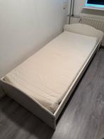 2 eenpersoons bedden met matras, Huis en Inrichting, Ophalen, 90 cm, Eenpersoons, Wit