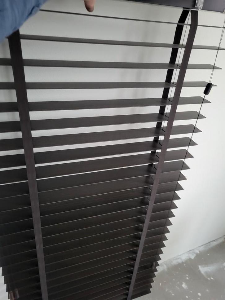 Bruine houten jaloezieën, Huis en Inrichting, Stoffering | Gordijnen en Lamellen, Zo goed als nieuw, 150 tot 200 cm, 150 tot 200 cm