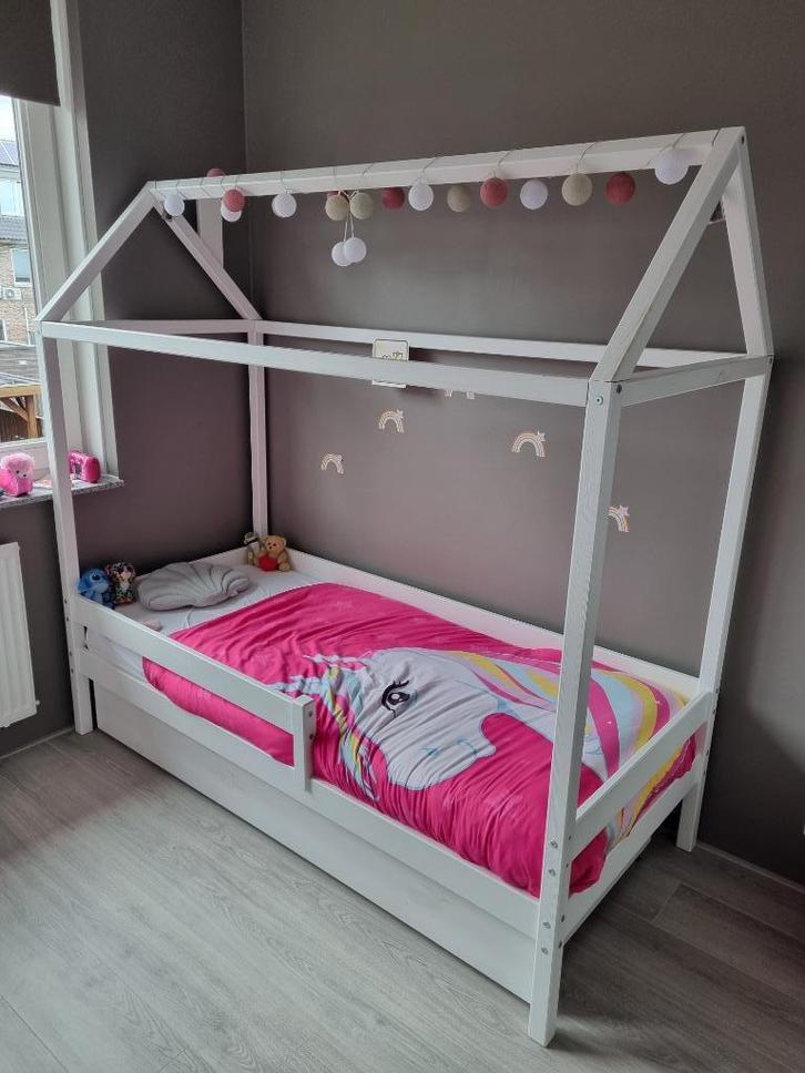 Super mooi wit kinderbed "Bedhuisje Demi" 80 x 180 cm, Kinderen en Baby's, Kinderkamer | Bedden, Zo goed als nieuw, 180 cm of meer