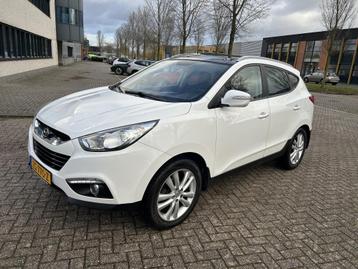 Hyundai ix35 2.0i 4WD i-Catcher PANO/NAVI/LEER/PDC/TRHK!