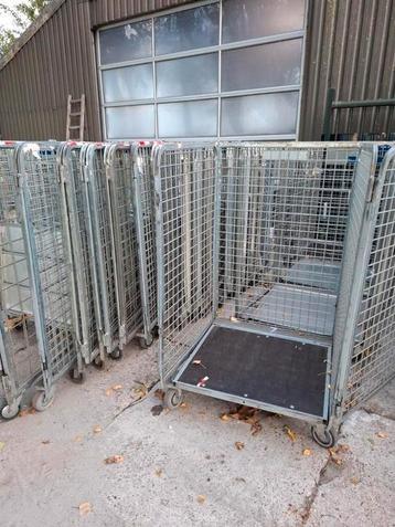 4 heks rolcontainer  beschikbaar voor biedingen