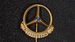 14 kt gouden speld Mercedes 2 miljoen, Sieraden, Tassen en Uiterlijk, Antieke sieraden, Ophalen, Goud, Overige typen, Met edelsteen
