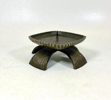 Brutalist Kandelaar - Japanse Stijl beschikbaar voor biedingen