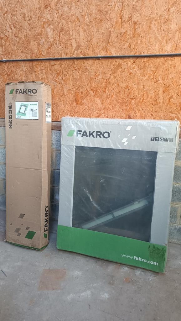 Fakro FTP-V P5 dakraam 94x118 cm + dakpanverbinder, Doe-het-zelf en Verbouw, Glas en Ramen, Nieuw, Dakraam, 80 tot 120 cm, 80 tot 120 cm