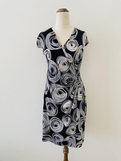 Ribkoff elegante zwart witte slankkledende wikkeljurk 40, Kleding | Dames, Jurken, Zo goed als nieuw, Maat 38/40 (M), Overige kleuren