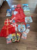 Sinterklaas pakket met boeken en cd's, en cape met mijter, Diversen, Sinterklaas, Ophalen of Verzenden, Zo goed als nieuw