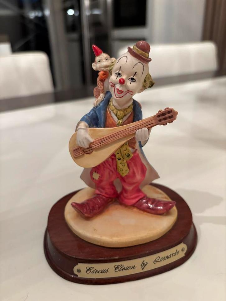 Leonardo Circus Clown Beeldje, Antiek en Kunst, Kunst | Beelden en Houtsnijwerken, Ophalen of Verzenden