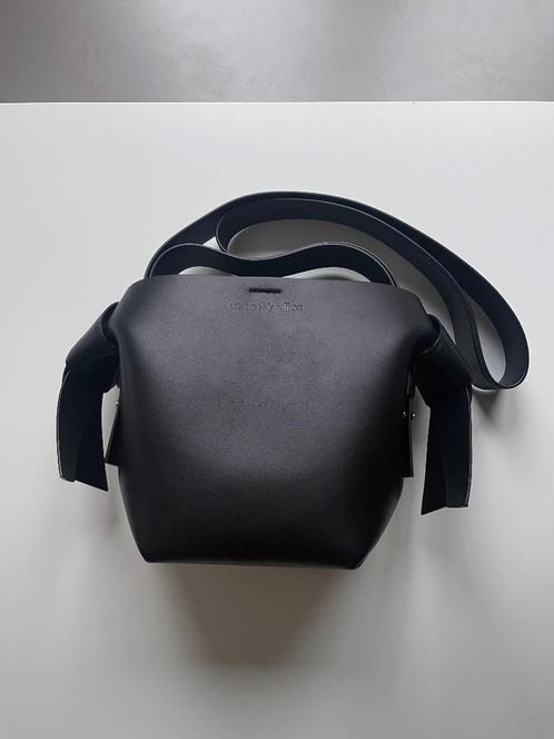 Acne Studios Musubi *NIEUW*, Sieraden, Tassen en Uiterlijk, Tassen | Schoudertassen, Nieuw, Overige merken, Zwart, Leer, Ophalen of Verzenden