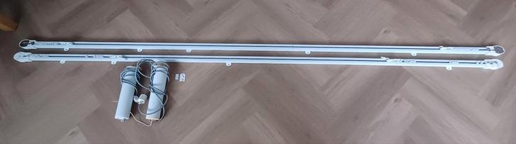 Te koop: Elektrische gordijnrails 2x, Huis en Inrichting, Stoffering | Gordijnen en Lamellen, Gebruikt, 200 cm of meer, 50 tot 100 cm