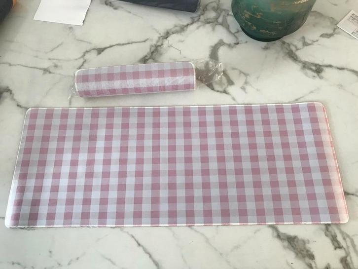 Muismat groot (78 x 30 cm) roze ruitjesdesign, Computers en Software, Muismatten, Nieuw, Ophalen of Verzenden