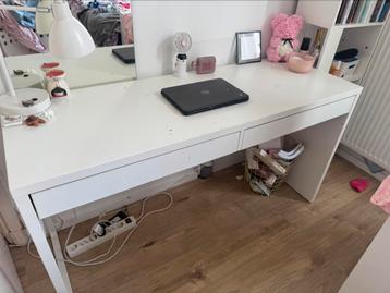 Micke bureau beschikbaar voor biedingen