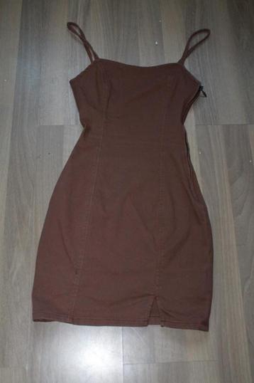 leuk jurkje voor een tienergirl beschikbaar voor biedingen