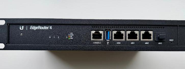 Ubiquiti Edgerouter 4 inclusief rackmoutkit, Computers en Software, Routers en Modems, Zo goed als nieuw, Router, Ophalen