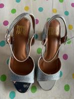 Mooi zilveren feest schoen tje, Ophalen of Verzenden, Nieuw, Schoenen met hoge hakken