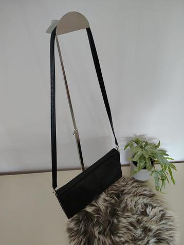 Zwarte leren vintage schoudertas beschikbaar voor biedingen