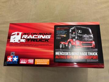 Te koop: nieuw in doos Tamiya 1:14 Mercedes Benz Race truck beschikbaar voor biedingen
