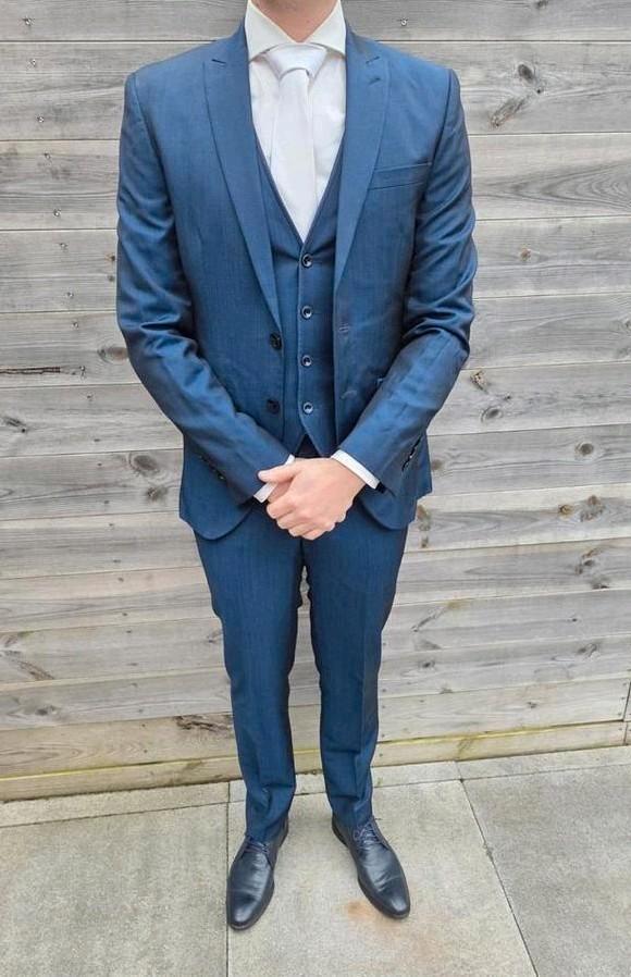 Prachtig blauw (trouw) pak één keer gedragen! Inc. schoenen!, Kleding | Heren, Trouwkleding en Trouwaccessoires, Zo goed als nieuw