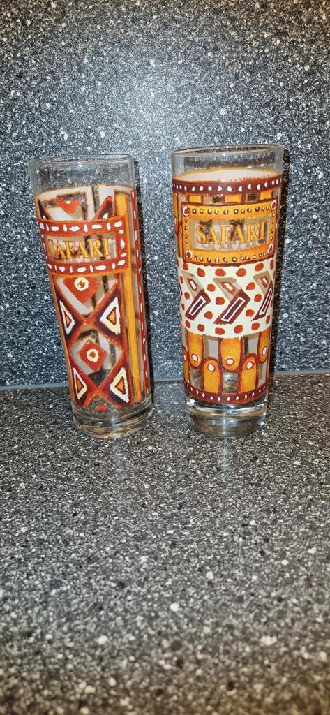 2x Safari Glazen met Afrikaans Motief, Huis en Inrichting, Keuken | Servies, Gebruikt, Glas of Glazen, Overige stijlen, Glas, Ophalen of Verzenden