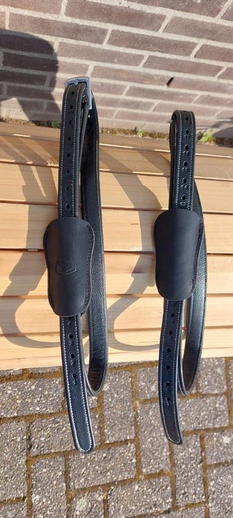 HKM Flexi beugelriemen 125cm zwart, Dieren en Toebehoren, Paarden en Pony's | Hoofdstellen en Tuigage, Zo goed als nieuw, Overige soorten